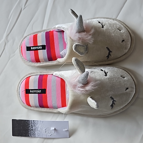 CLEARANCE NWT Kensie unicorn slippers! - Picture 2 of 3